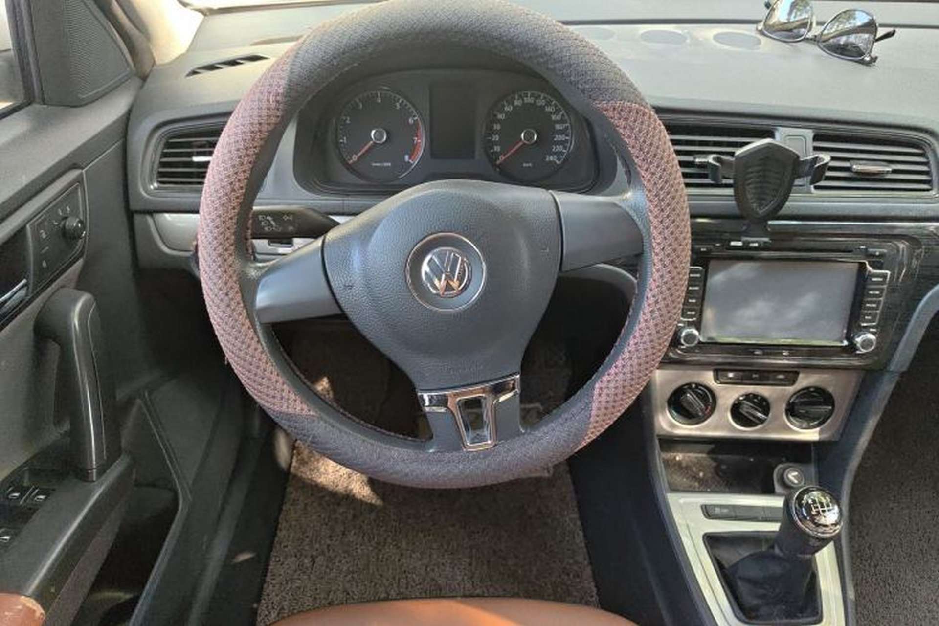 Used Volkswagen Gran Lavida 2013 1.6L Manual Fashion Model Steering Wheel