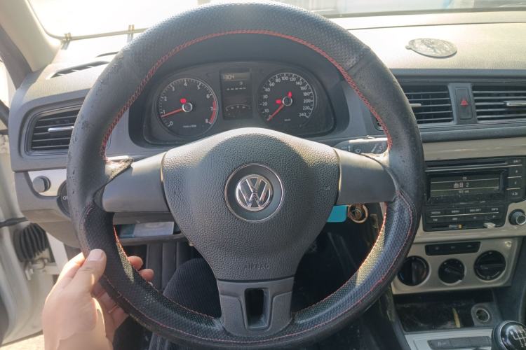 Used Volkswagen Gran Lavida 2013 1.6L Manual Fashion Model Steering Wheel