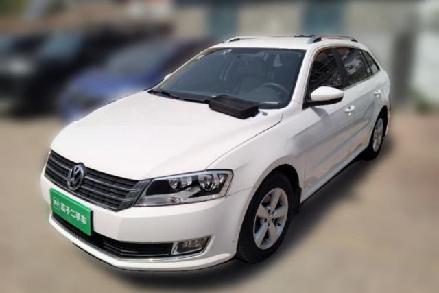 Used Volkswagen Gran Lavida 2013 1.6L Manual Fashion Model