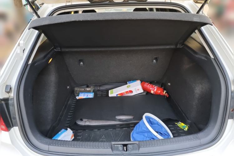 Used Volkswagen Gran Lavida 2013 1.6L Automatic Fashion Model Trunk