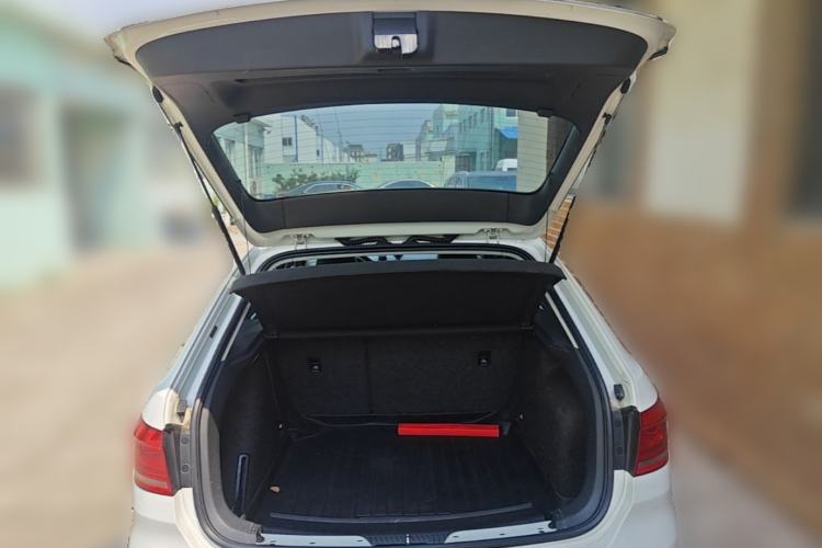 Used Volkswagen Gran Lavida 2013 1.6L Manual Comfort Model Trunk