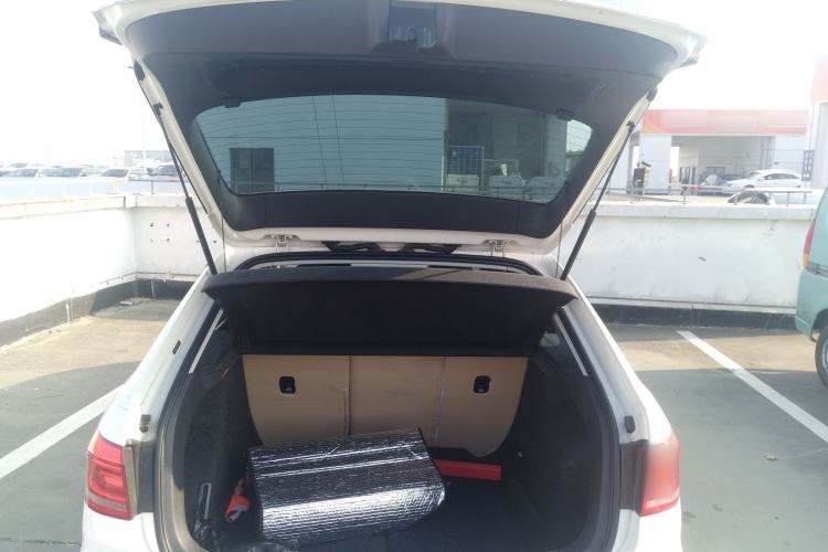 Used Volkswagen Gran Lavida 2013 1.6L Automatic Luxury Model Trunk