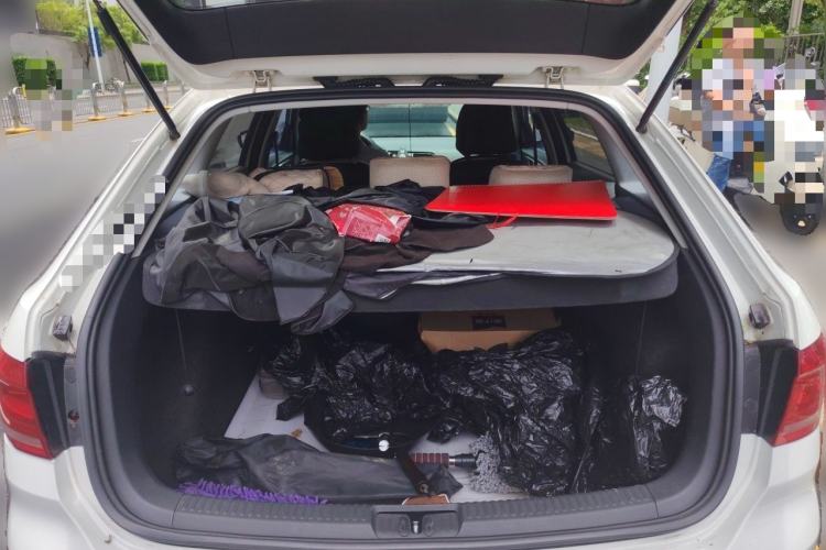 Used Volkswagen Gran Lavida 2013 1.6L Automatic Fashion Model Trunk