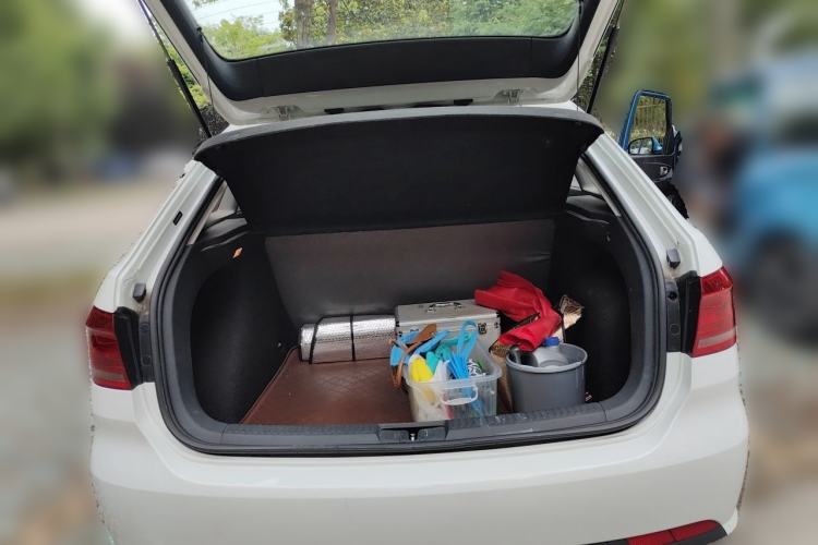 Used Volkswagen Gran Lavida 2013 1.6L Automatic Fashion Model Trunk