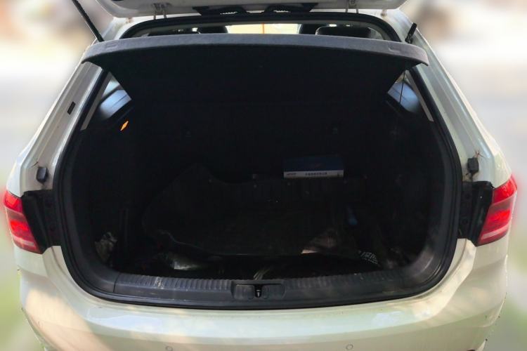 Used Volkswagen Gran Lavida 2013 1.6L Automatic Comfort Model Trunk