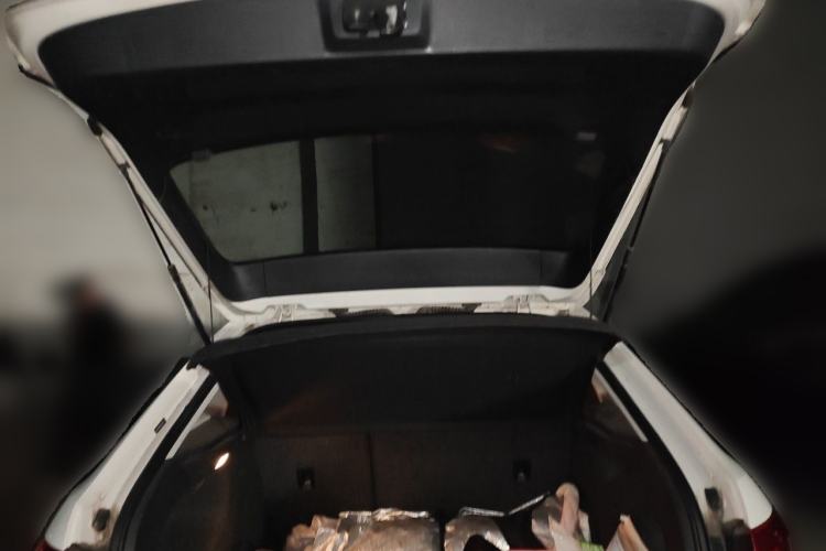 Used Volkswagen Gran Lavida 2013 1.6L Automatic Comfort Model Trunk