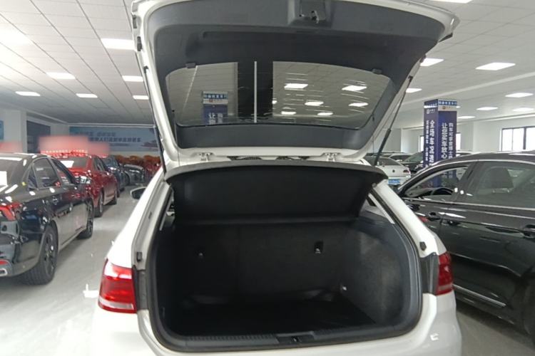 Used Volkswagen Gran Lavida 2013 1.4 TSI Automatic Comfort Model Trunk