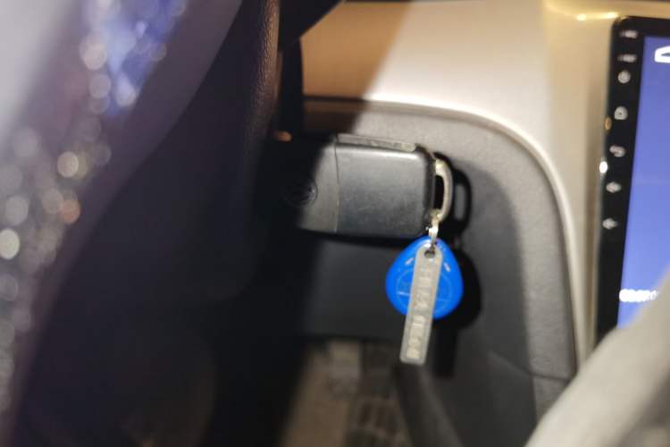 Used Volkswagen Gran Lavida 2013 1.4 TSI Manual Comfort Model Vehicle Key