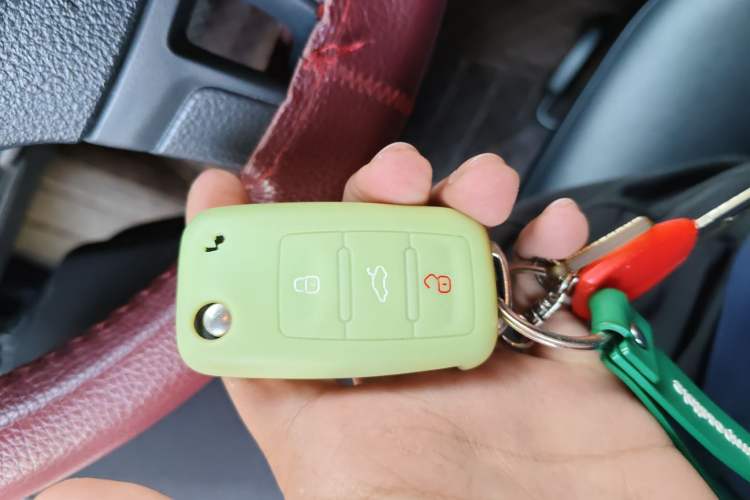 Used Volkswagen Gran Lavida 2013 1.6L Automatic Fashion Model Vehicle Key