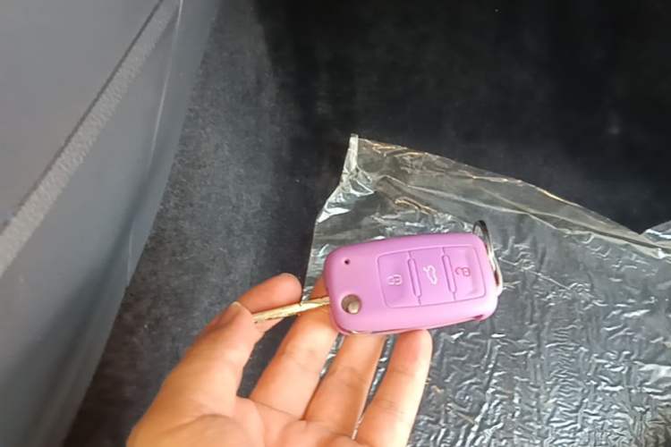 Used Volkswagen Gran Lavida 2013 1.6L Automatic Fashion Model Vehicle Key