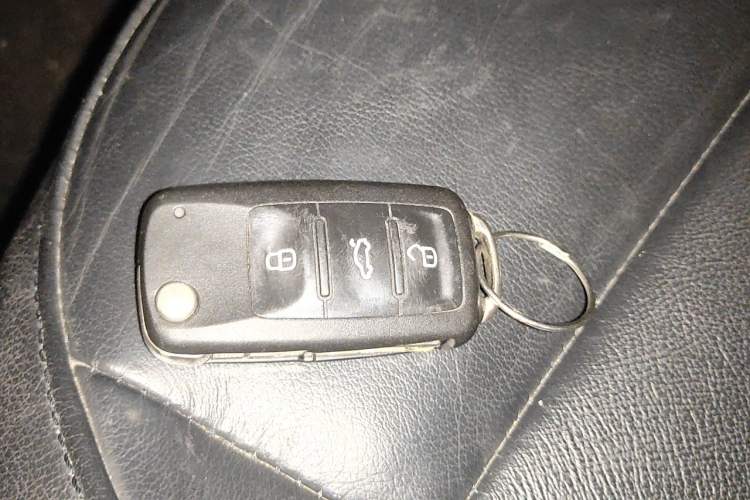 Used Volkswagen Gran Lavida 2013 1.4 TSI Automatic Comfort Model Vehicle Key