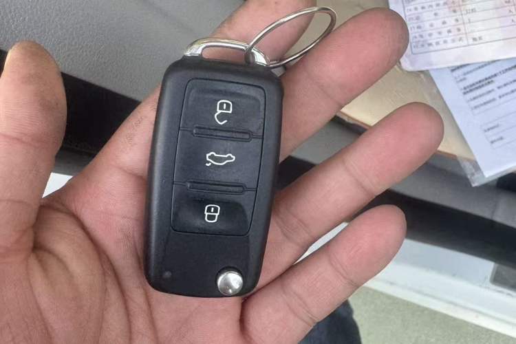 Used Volkswagen Gran Lavida 2013 1.6L Automatic Luxury Model Vehicle Key