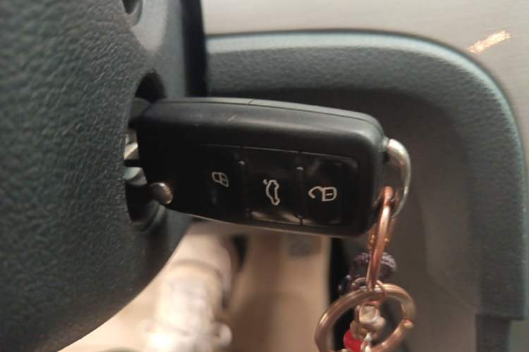 Used Volkswagen Gran Lavida 2013 1.6L Automatic Comfort Model Vehicle Key