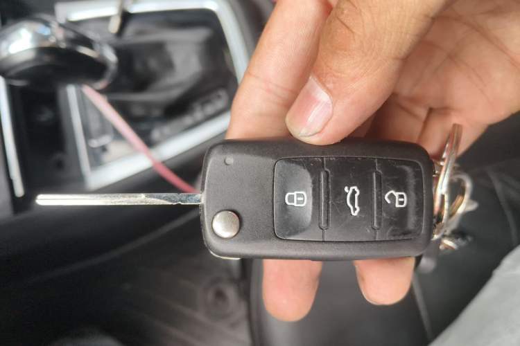 Used Volkswagen Gran Lavida 2013 1.6L Automatic Comfort Model Vehicle Key