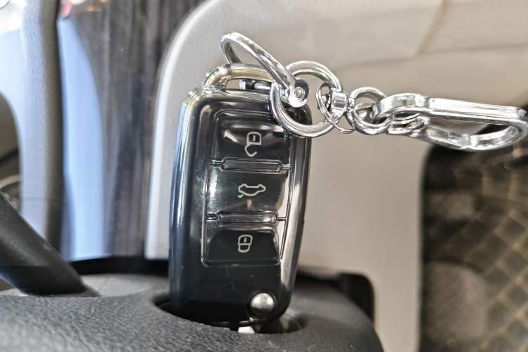 Used Volkswagen Gran Lavida 2013 1.6L Automatic Comfort Model Vehicle Key