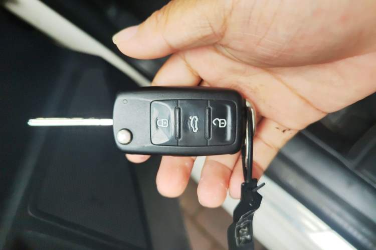 Used Volkswagen Gran Lavida 2013 1.6L Automatic Comfort Model Vehicle Key