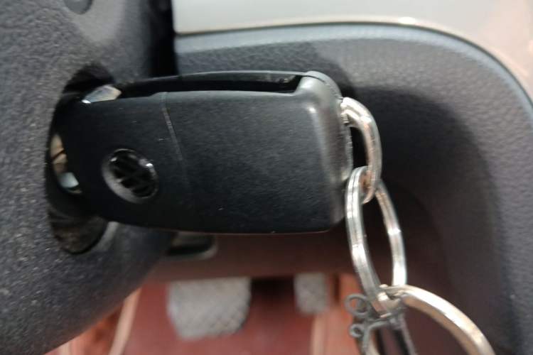 Used Volkswagen Gran Lavida 2013 1.6L Automatic Fashion Model Vehicle Key