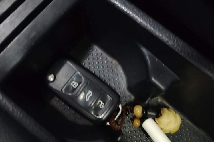 Used Volkswagen Gran Lavida 2013 1.4 TSI Automatic Luxury Model Vehicle Key