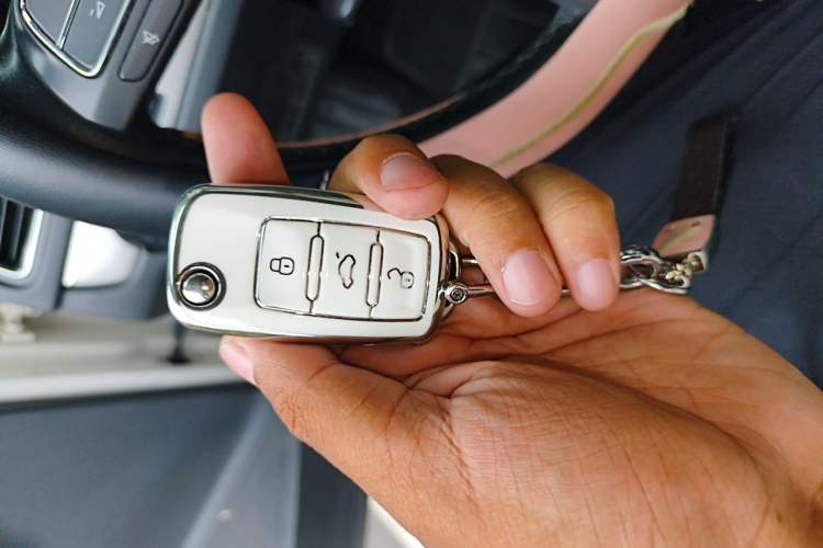 Used Volkswagen Gran Lavida 2013 1.6L Automatic Luxury Model Vehicle Key