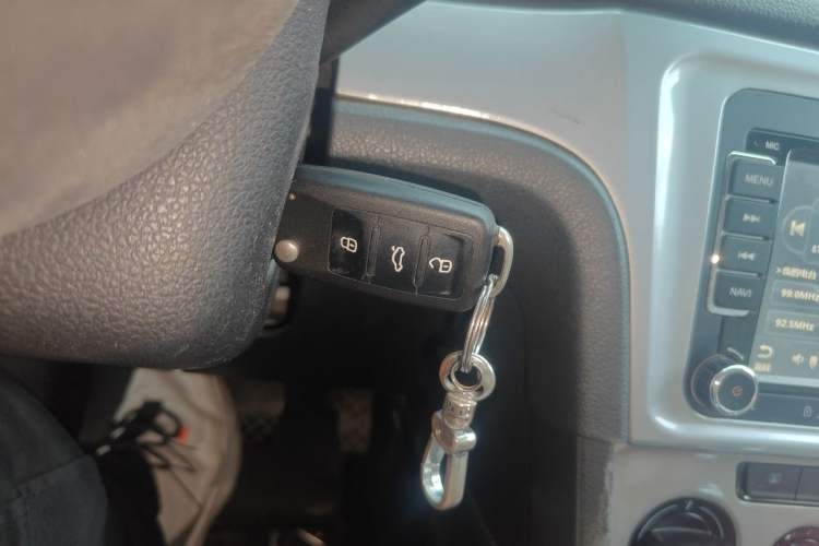 Used Volkswagen Gran Lavida 2013 1.6L Automatic Fashion Model Vehicle Key