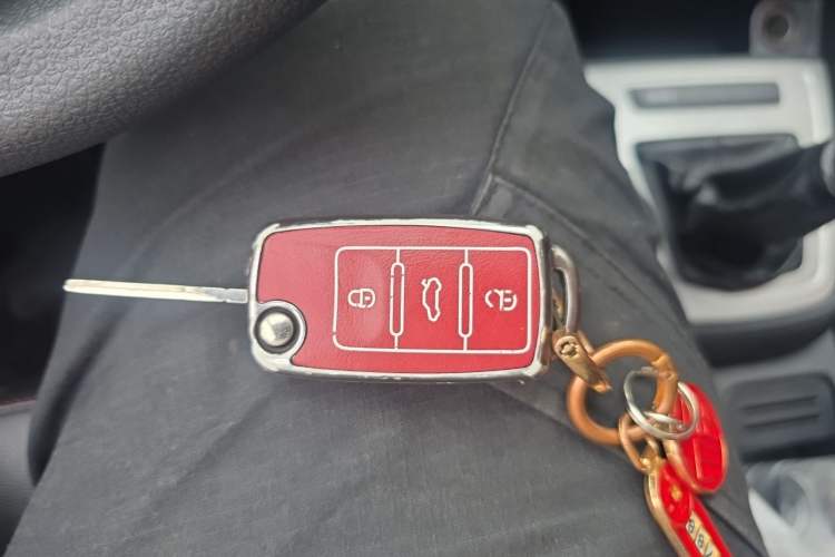 Used Volkswagen Gran Lavida 2013 1.6L Manual Fashion Model Vehicle Key