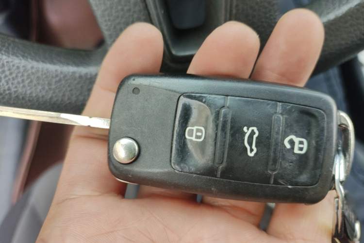 Used Volkswagen Gran Lavida 2013 1.6L Automatic Fashion Model Vehicle Key