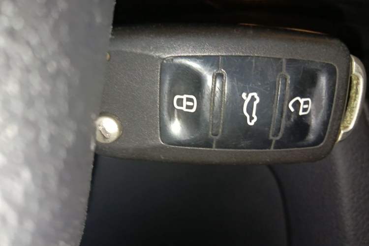 Used Volkswagen Gran Lavida 2013 1.6L Automatic Comfort Model Vehicle Key