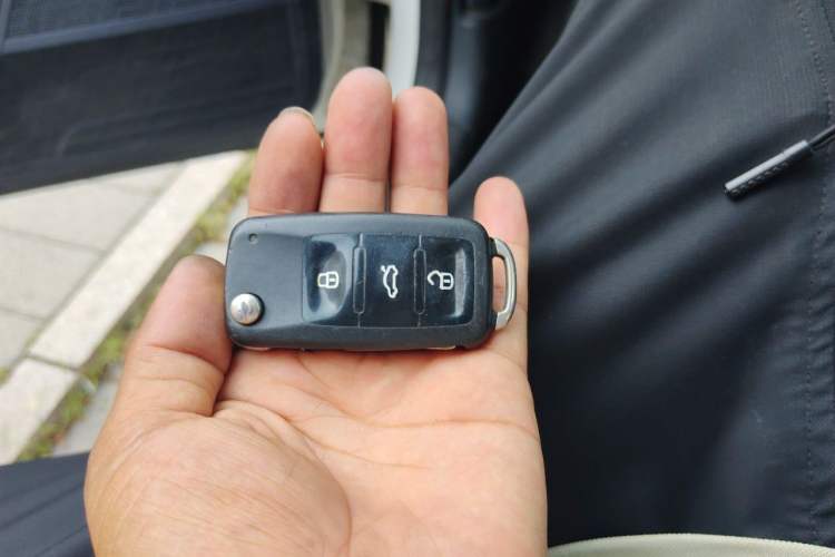 Used Volkswagen Gran Lavida 2013 1.4 TSI Automatic Comfort Model Vehicle Key