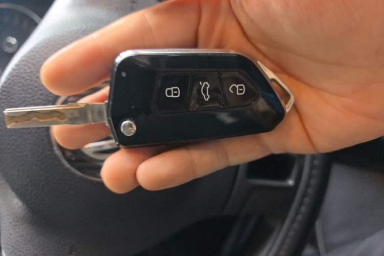Used Volkswagen Gran Lavida 2013 1.6L Automatic Comfort Model Vehicle Key