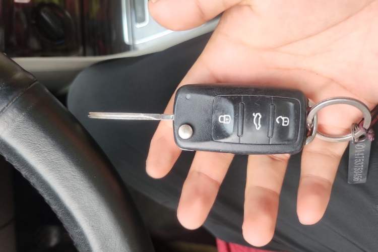 Used Volkswagen Gran Lavida 2013 1.6L Manual Comfort Model Vehicle Key