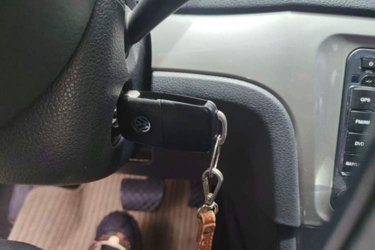 Used Volkswagen Gran Lavida 2013 1.6L Automatic Fashion Model Vehicle Key