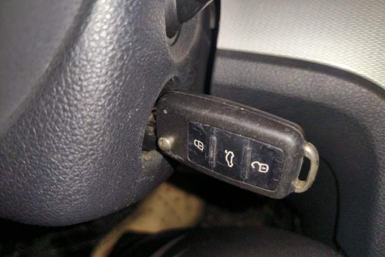 Used Volkswagen Gran Lavida 2013 1.4 TSI Automatic Comfort Model Vehicle Key