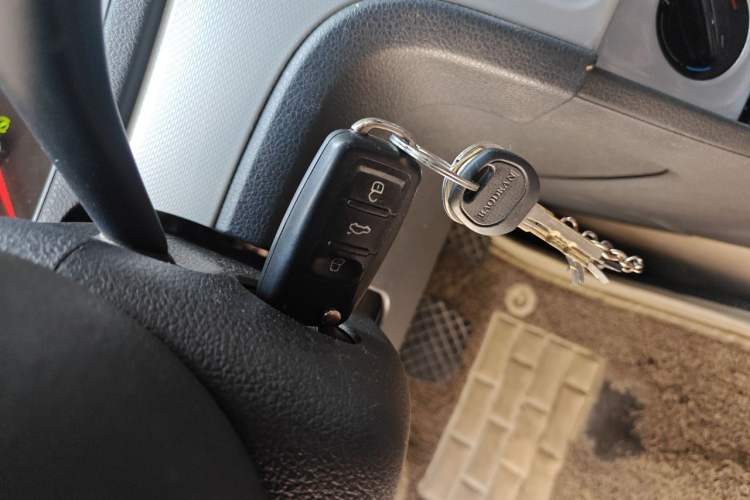 Used Volkswagen Gran Lavida 2013 1.6L Automatic Comfort Model Vehicle Key