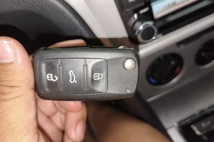 Used Volkswagen Gran Lavida 2013 1.6L Automatic Comfort Model Vehicle Key