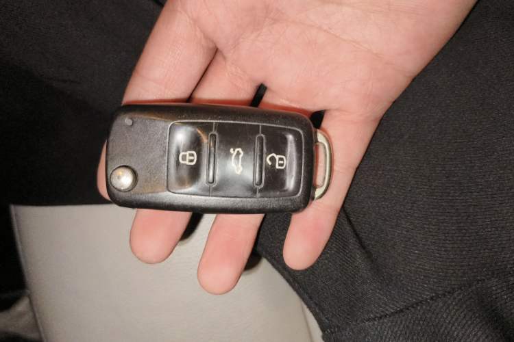 Used Volkswagen Gran Lavida 2013 1.6L Automatic Comfort Model Vehicle Key