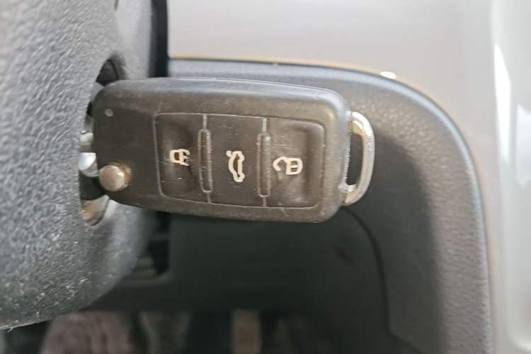 Used Volkswagen Gran Lavida 2013 1.6L Automatic Fashion Model Vehicle Key