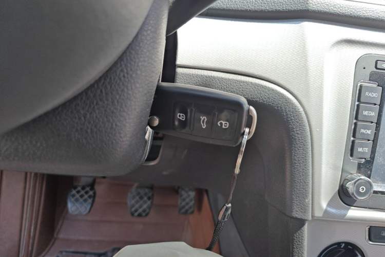 Used Volkswagen Gran Lavida 2013 1.4 TSI Manual Comfort Model Vehicle Key