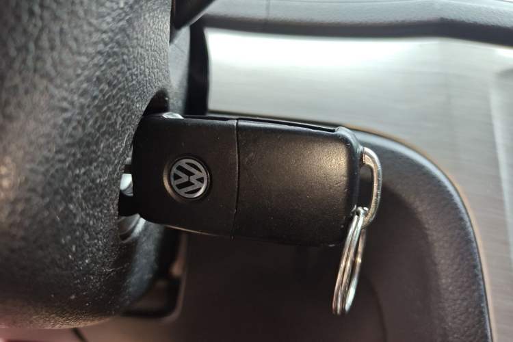 Used Volkswagen Gran Lavida 2013 1.4 TSI Automatic Comfort Model Vehicle Key