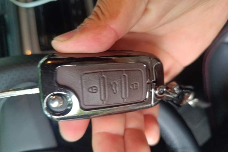 Used Volkswagen Gran Lavida 2013 1.6L Manual Fashion Model Vehicle Key