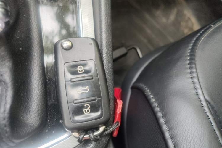 Used Volkswagen Gran Lavida 2013 1.4 TSI Automatic Luxury Model Vehicle Key