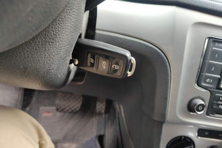 Used Volkswagen Gran Lavida 2013 1.6L Automatic Comfort Model Vehicle Key