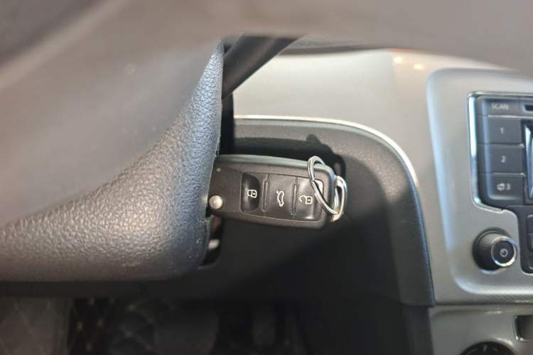 Used Volkswagen Gran Lavida 2013 1.4 TSI Automatic Comfort Model Vehicle Key