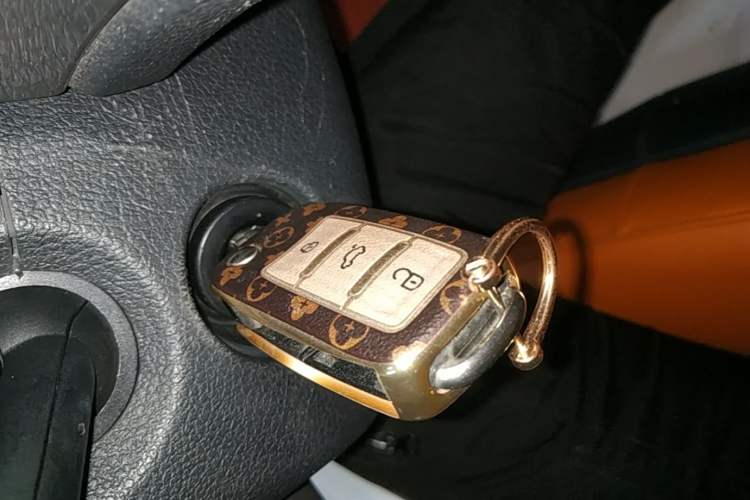 Used Volkswagen Gran Lavida 2013 1.6L Automatic Fashion Model Vehicle Key