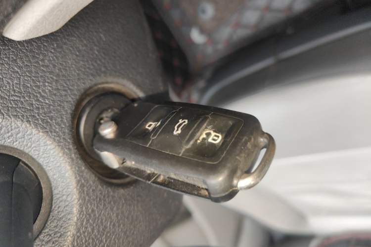 Used Volkswagen Gran Lavida 2013 1.6L Manual Comfort Model Vehicle Key