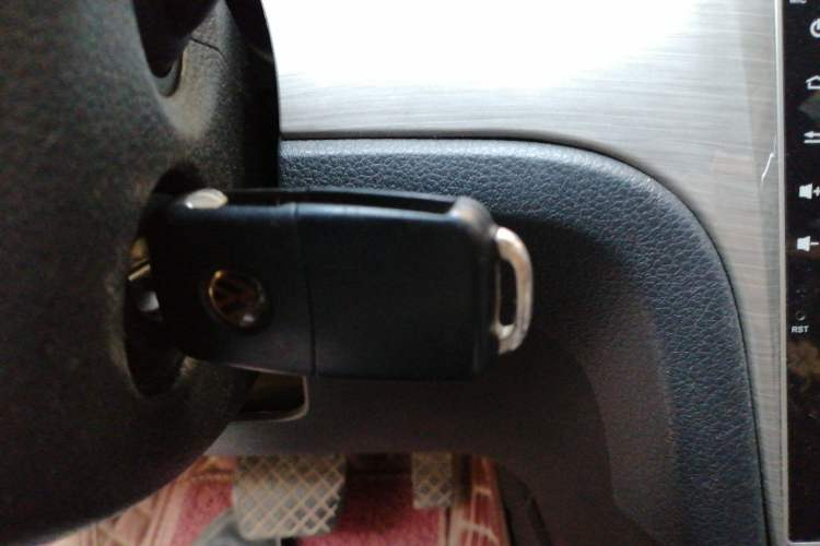 Used Volkswagen Gran Lavida 2013 1.6L Automatic Fashion Model Vehicle Key