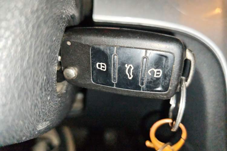 Used Volkswagen Gran Lavida 2013 1.6L Automatic Fashion Model Vehicle Key