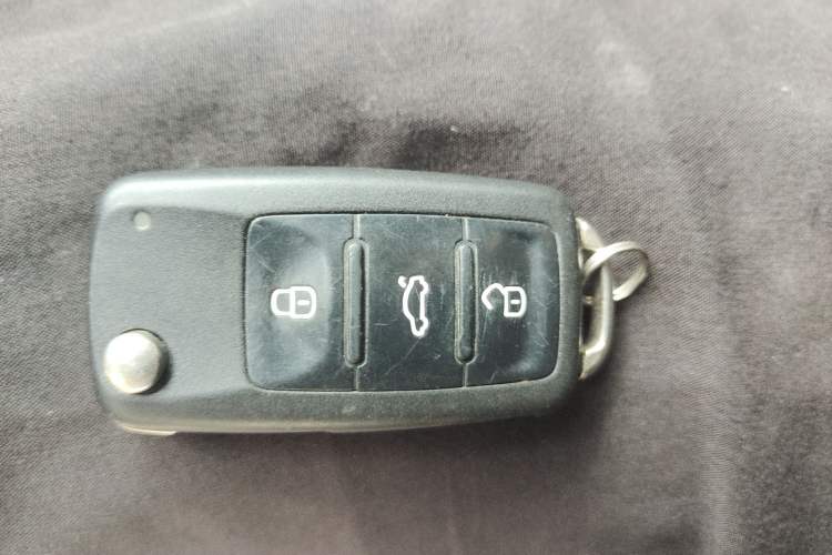 Used Volkswagen Gran Lavida 2013 1.4 TSI Automatic Comfort Model Vehicle Key