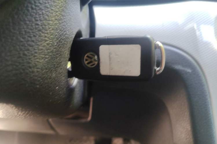 Used Volkswagen Gran Lavida 2013 1.4 TSI Automatic Comfort Model Vehicle Key
