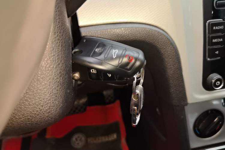 Used Volkswagen Gran Lavida 2013 1.4 TSI Automatic Comfort Model Vehicle Key
