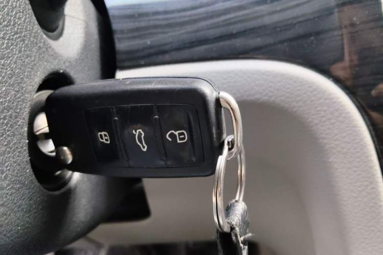 Used Volkswagen Gran Lavida 2013 1.4 TSI Automatic Comfort Model Vehicle Key
